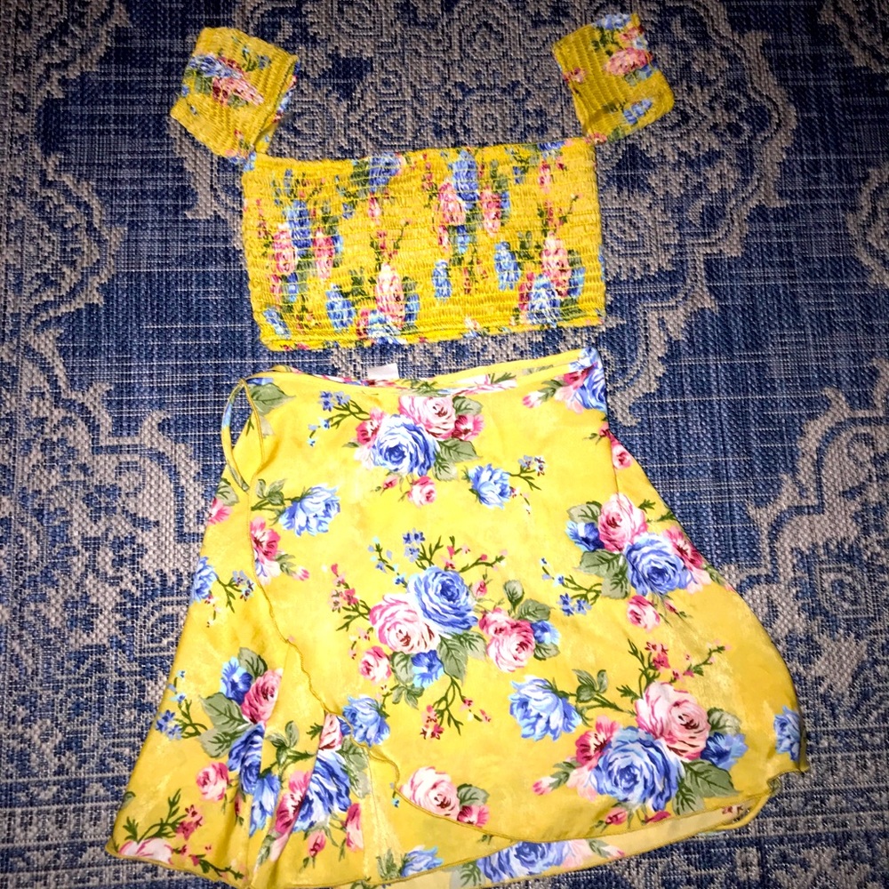 Top and bottom outfit